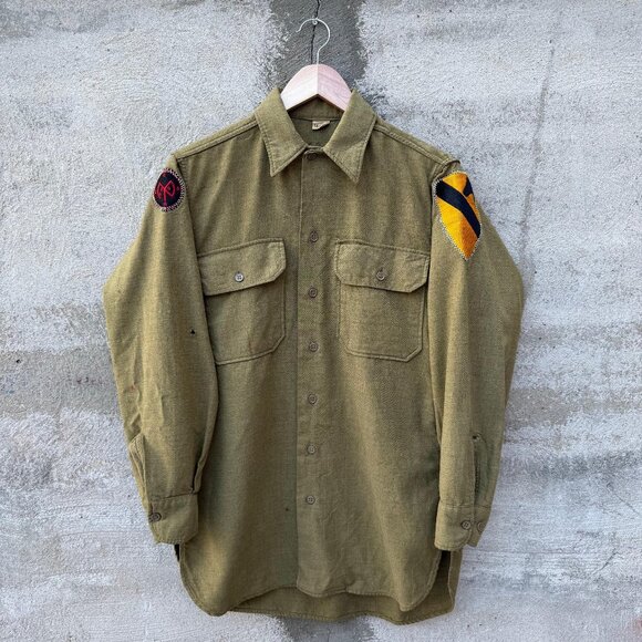 40's US Military Tan Khaki Patched Button Down Shirt - Picture 1 of 10